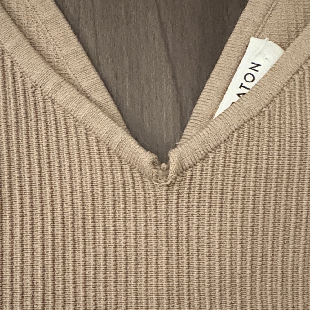 Babaton Ribbed V-Neck Tank - Picture 4 of 4